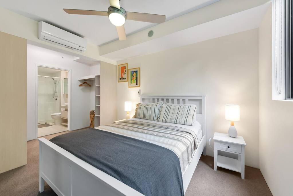 Tropical Resort ~ 2 Bed/2 Bath/1 Car ~ West End Брисбен Экстерьер фото